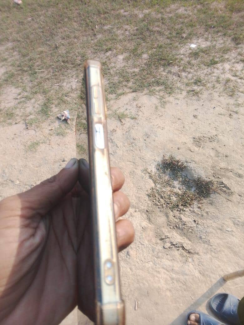Tecno Spark 20C 3