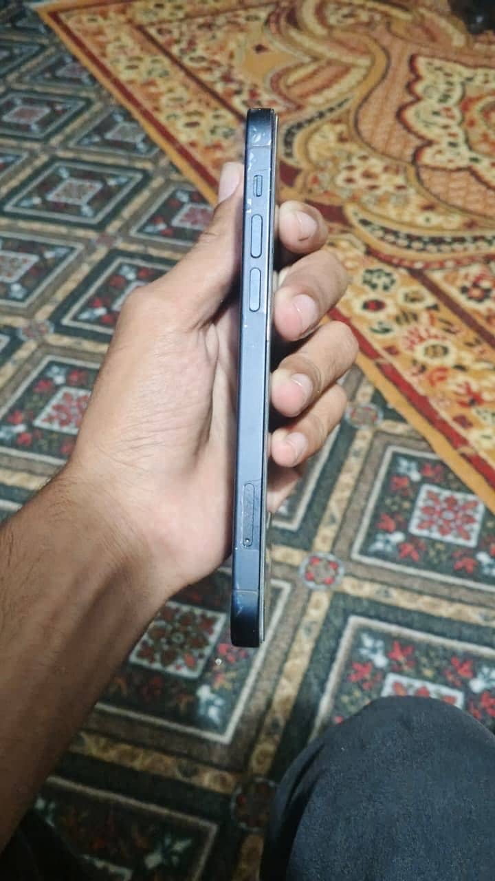 Apple iPhone 12 3