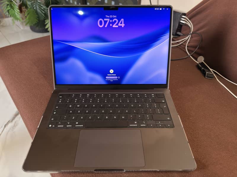 Apple Macbook Pro M5 Pro 4