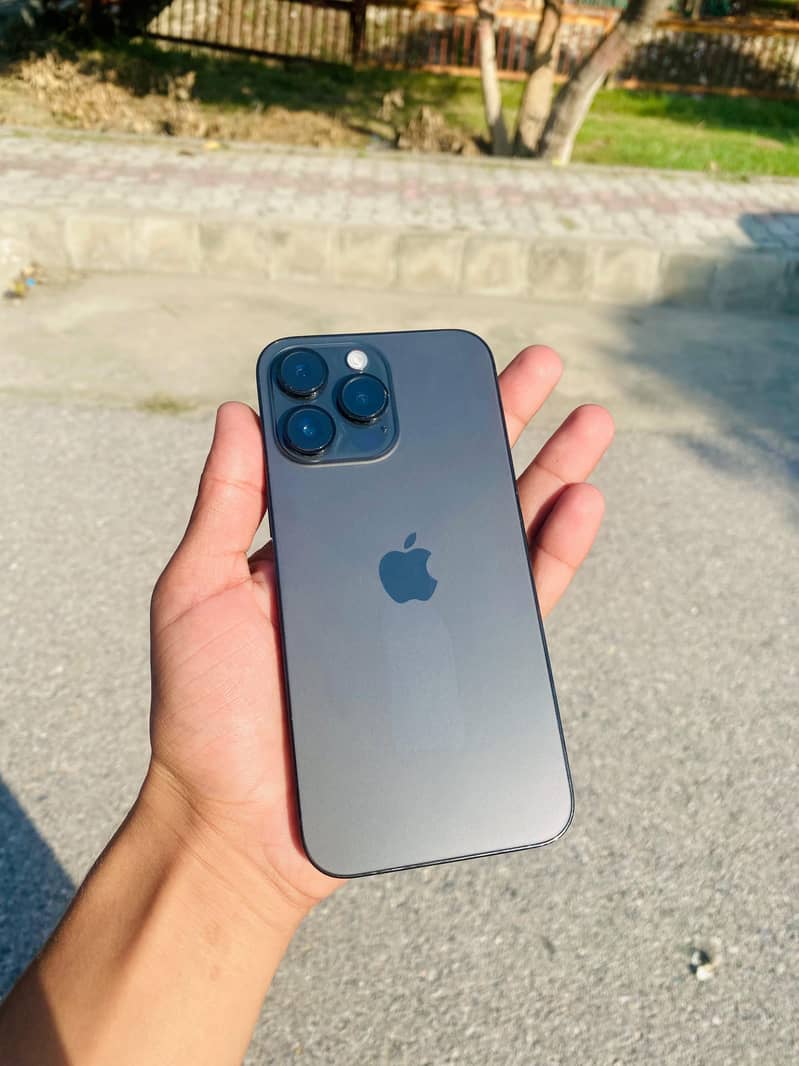 Apple iPhone 14 Pro Max 0