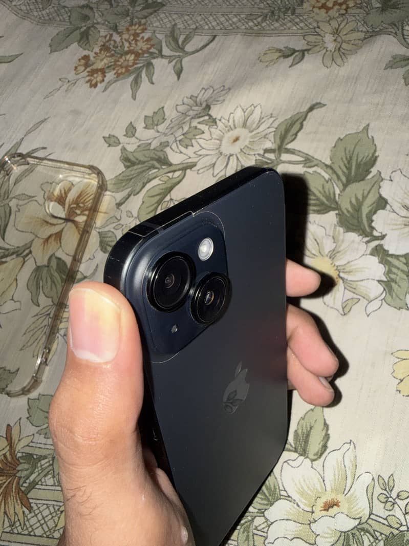 Apple iPhone 15 2