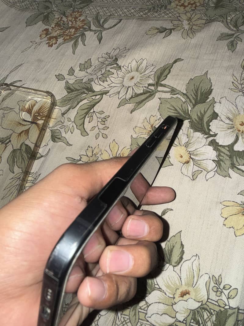 Apple iPhone 15 3