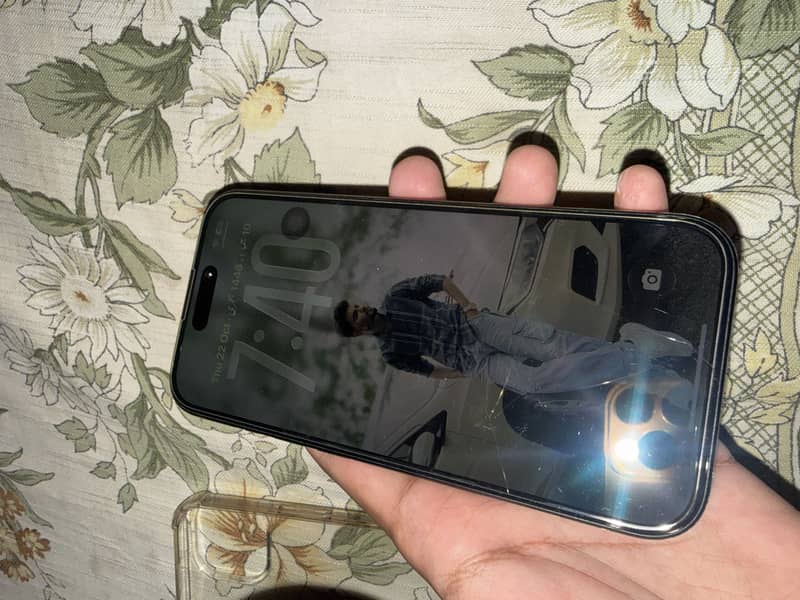 Apple iPhone 15 4