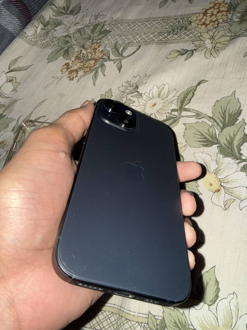 Apple iPhone 15 5