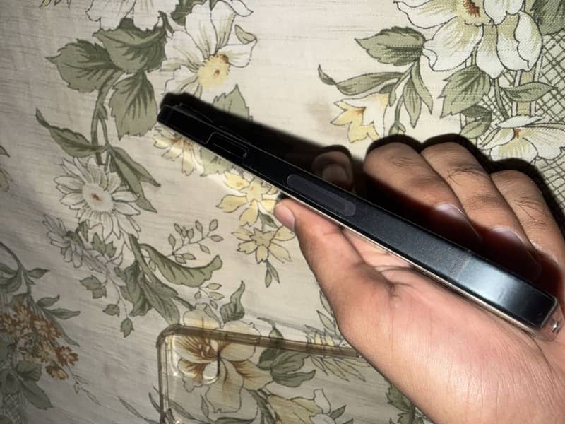 Apple iPhone 15 7