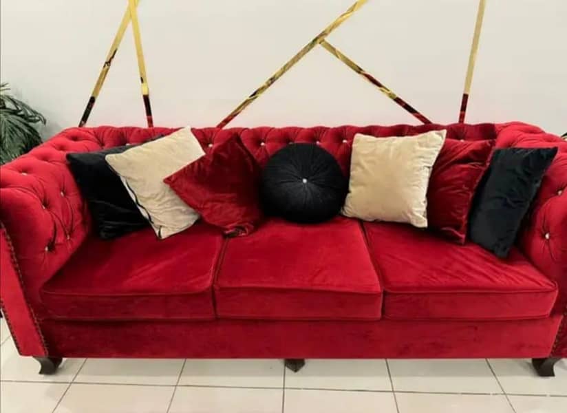 7 seaters sofa with Table 0