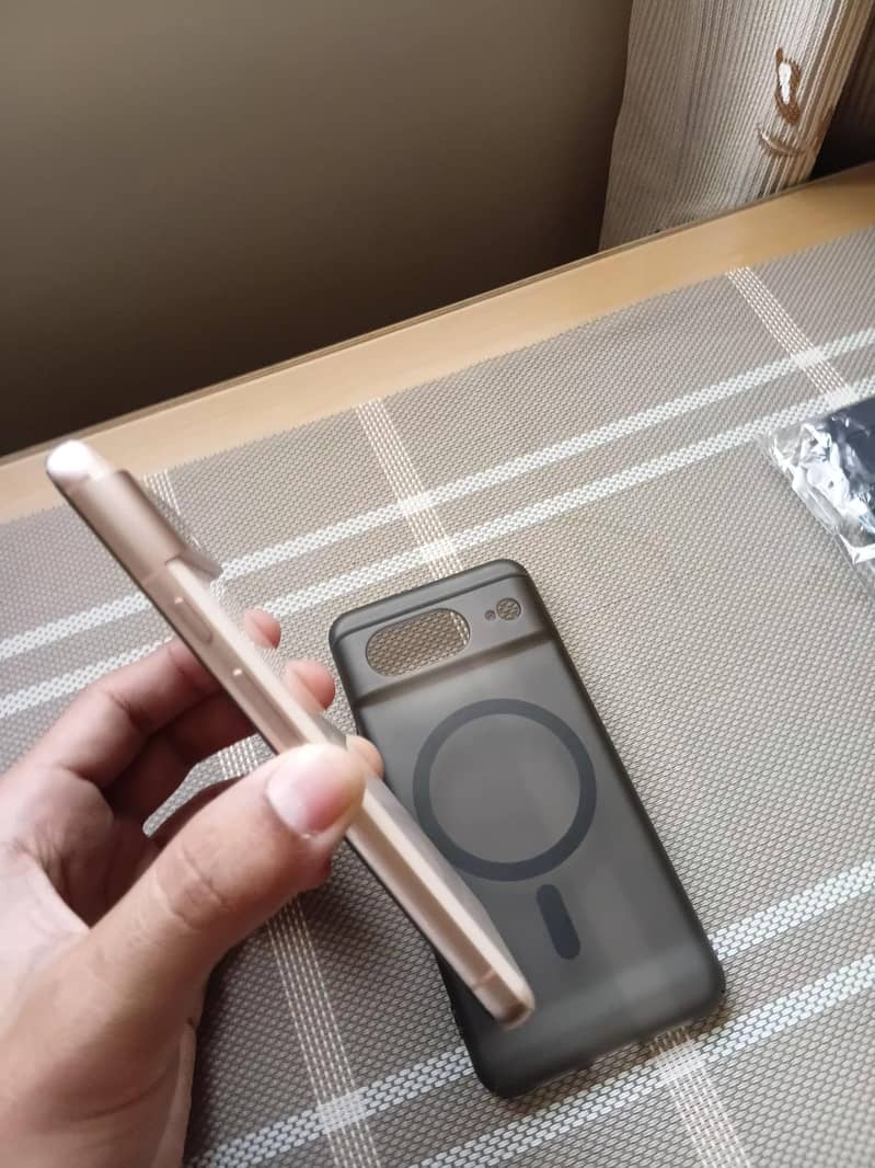Google Pixel 8 3