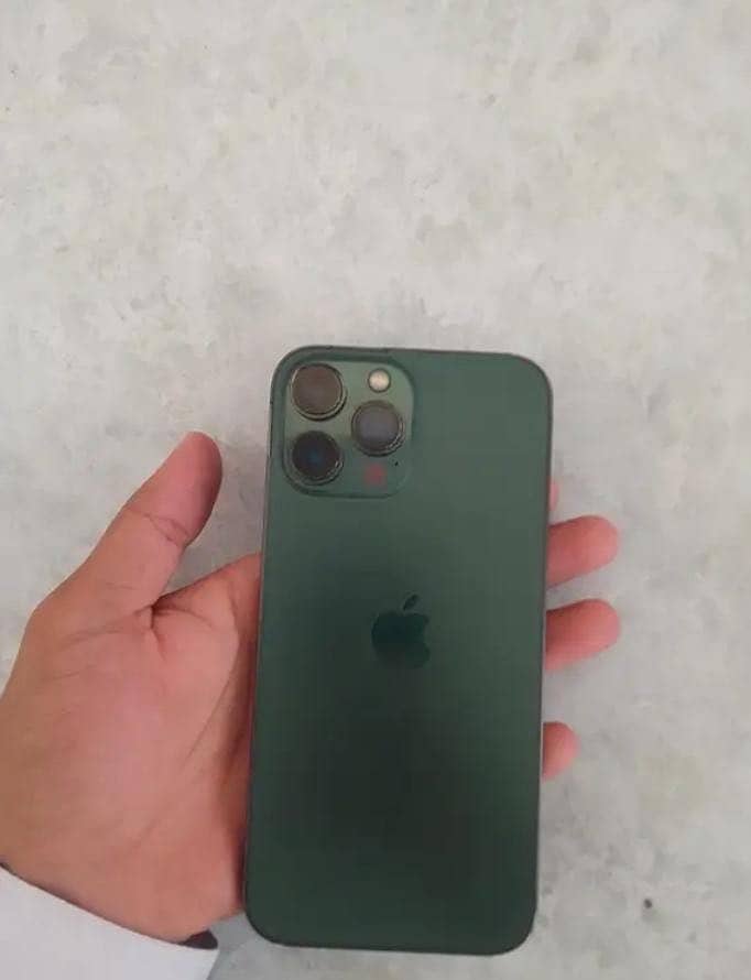 Apple iPhone 13 Pro Max 4