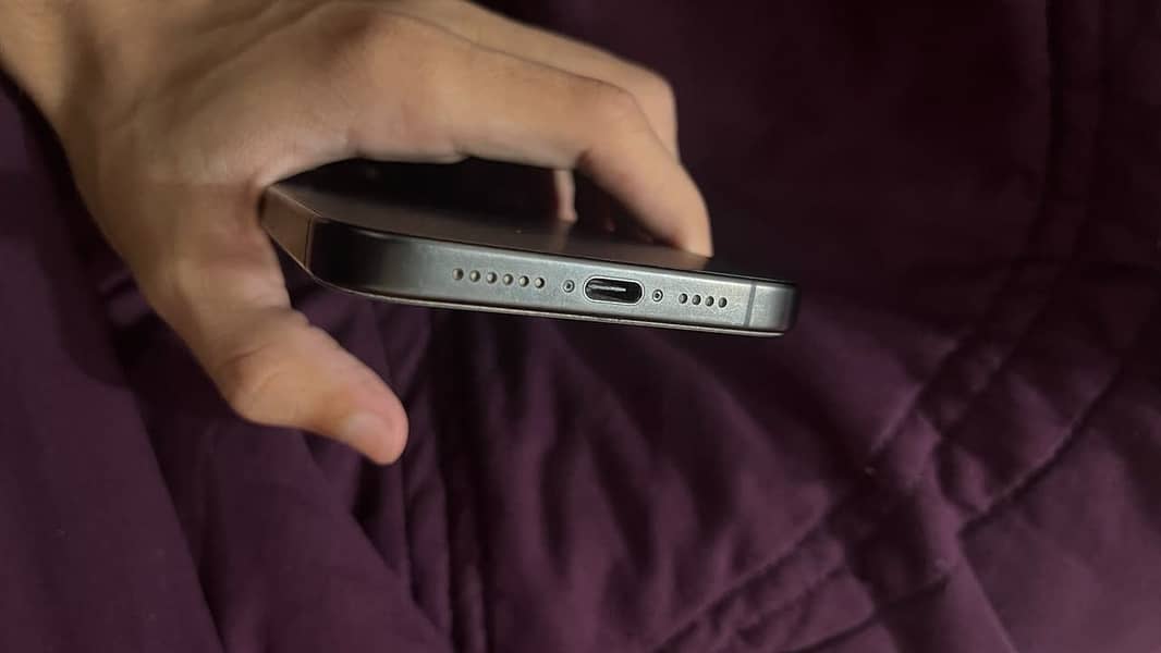 Apple iPhone 15 Pro Max 1