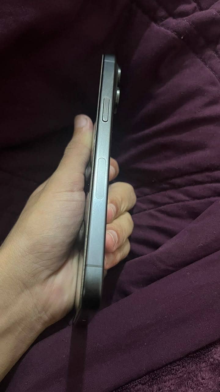 Apple iPhone 15 Pro Max 2