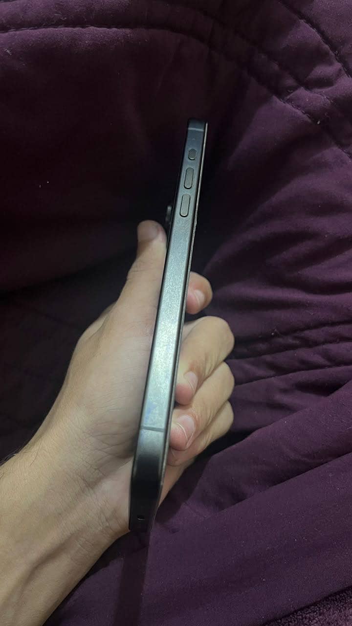 Apple iPhone 15 Pro Max 3