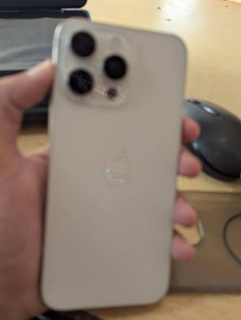Apple iPhone 15 Pro Max 1
