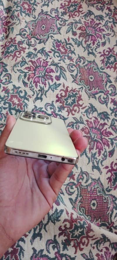 Infinix Hot 40 Pro