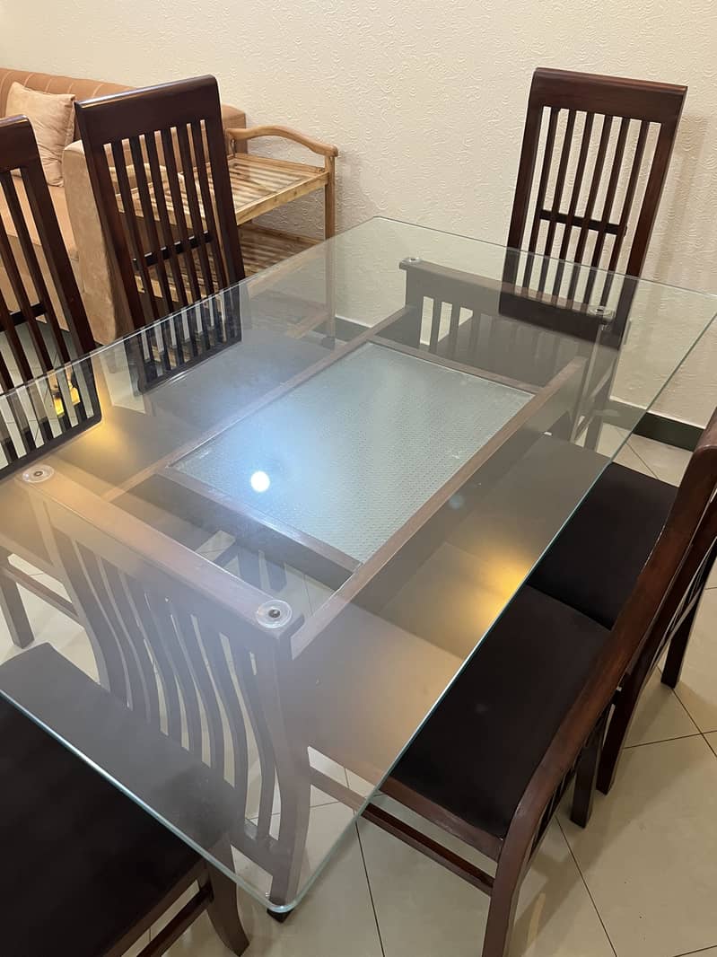 Dining table set 0