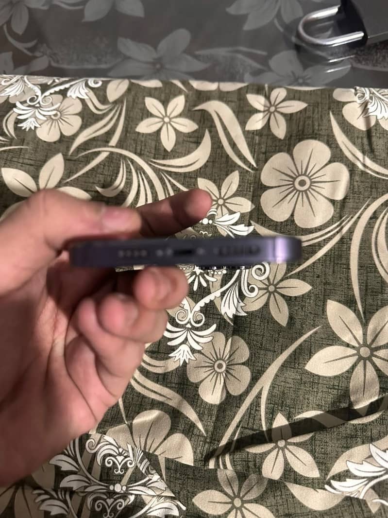 Apple iPhone 14 Pro Max 6