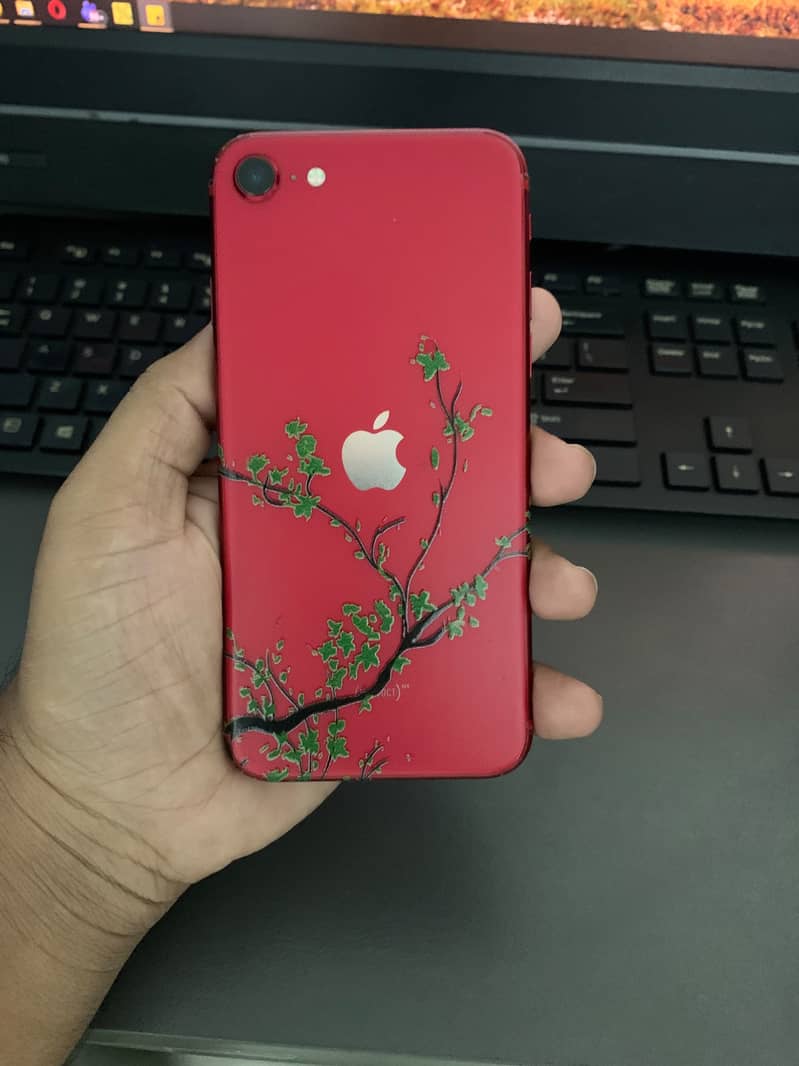 Apple iPhone SE 2020 0