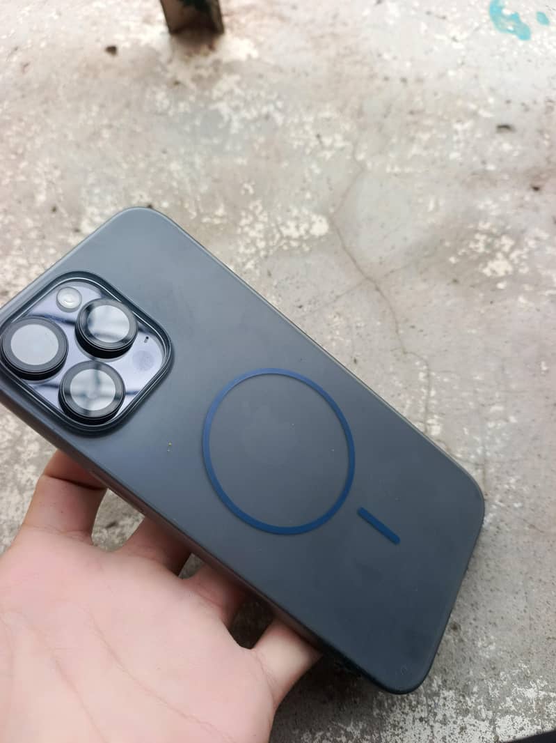 Apple iPhone 14 Pro Max 0