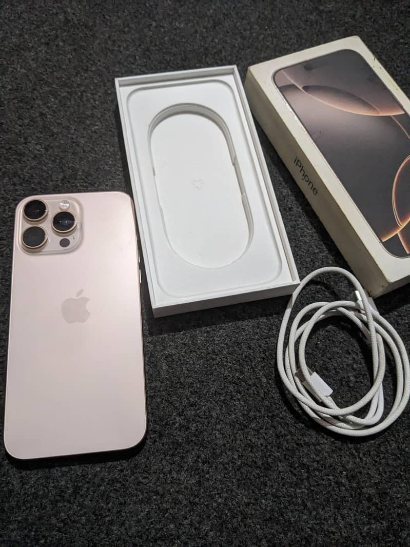 Apple iPhone 16 Pro Max 0