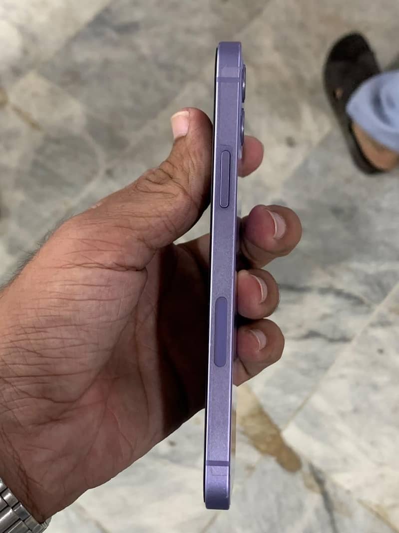Apple iPhone 12 3