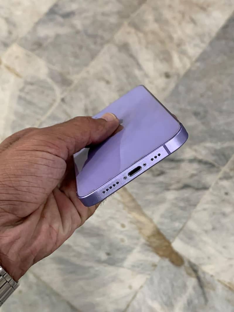 Apple iPhone 12 5