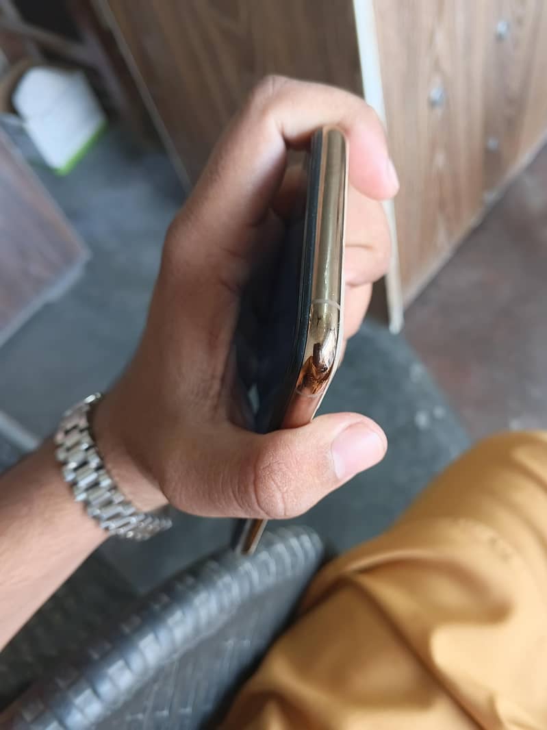 Apple iPhone 11 Pro Max 3