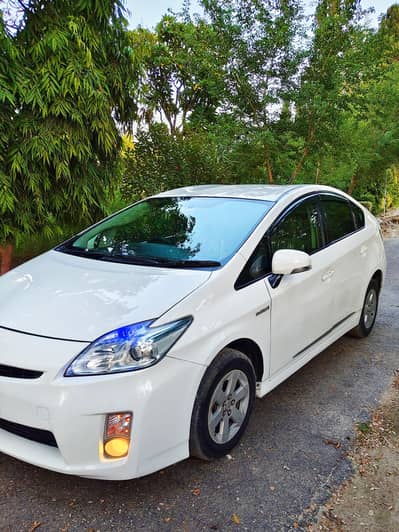 Toyota Prius Hybrid Model 2010/14 S. Touring Full Option
