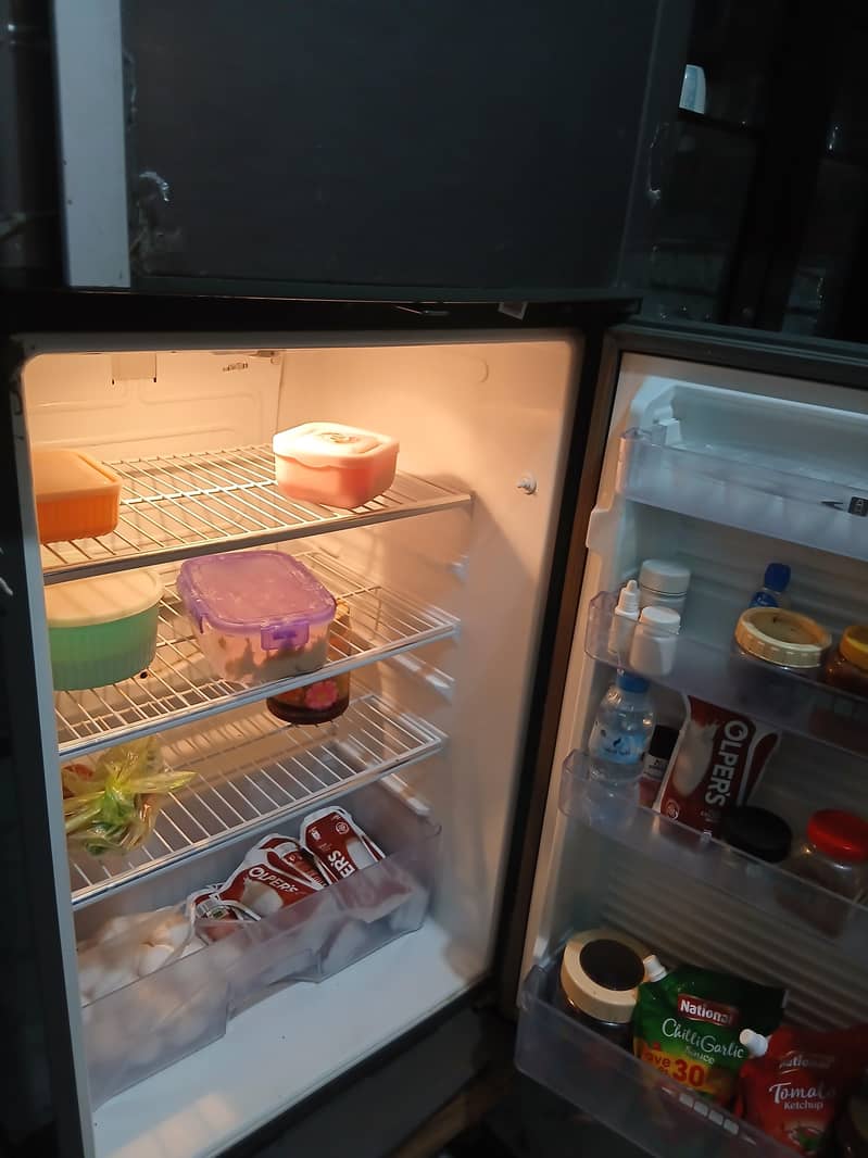 dawlance fridge 2