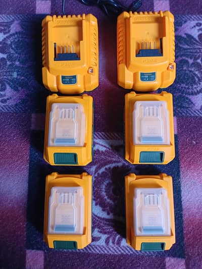 jadever brand new 4 pcs 2Ah & 4Ah battary& 2Ah charger for sale.