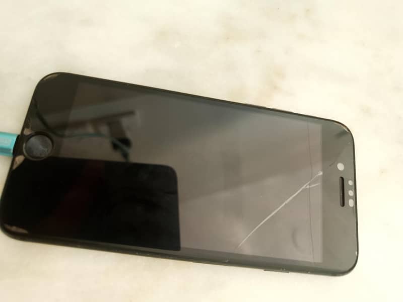 Apple iPhone 7 0