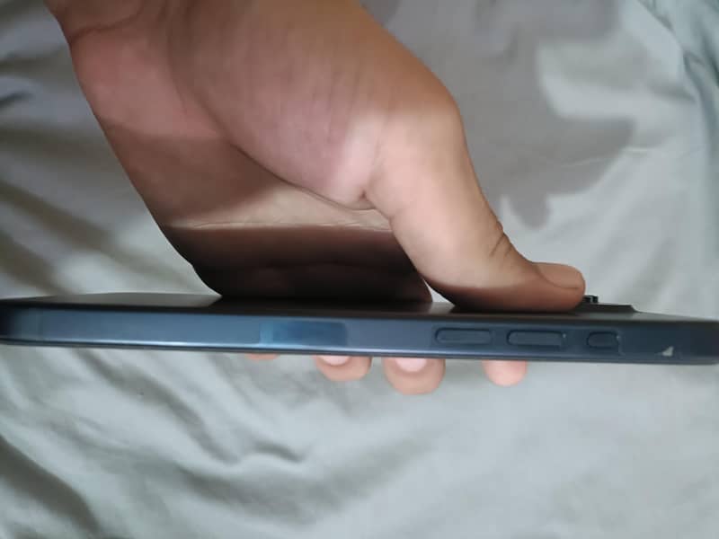 Apple iPhone 15 Pro Max 4