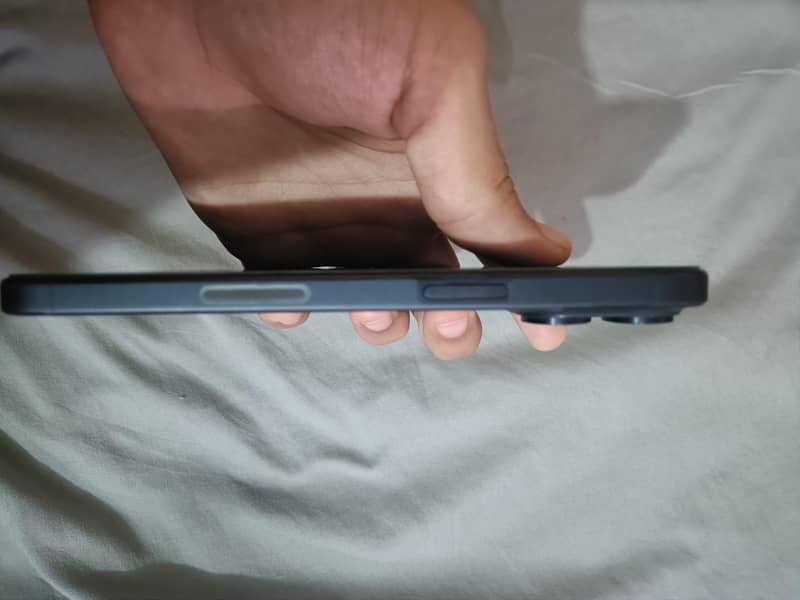 Apple iPhone 15 Pro Max 6
