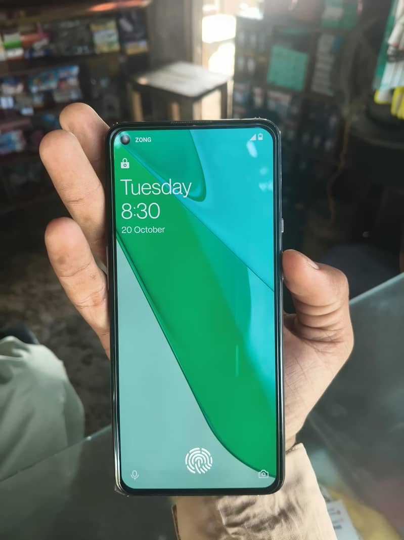 One Plus 9 5G 4
