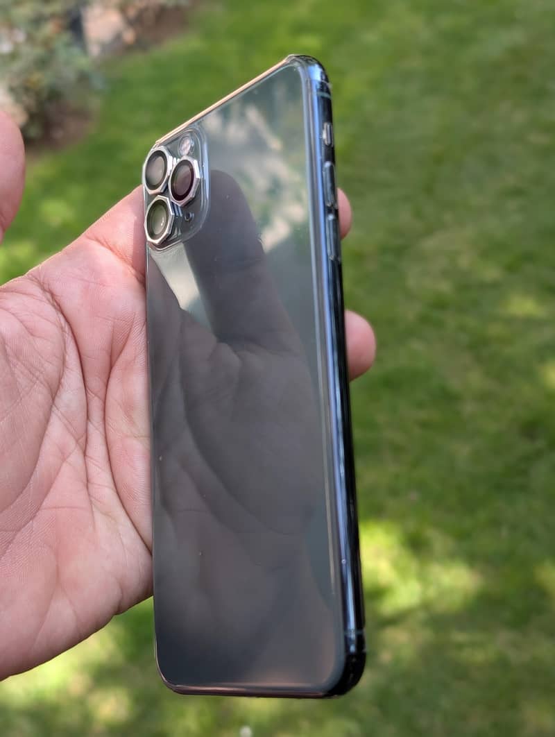 Apple iPhone 11 Pro Max 0