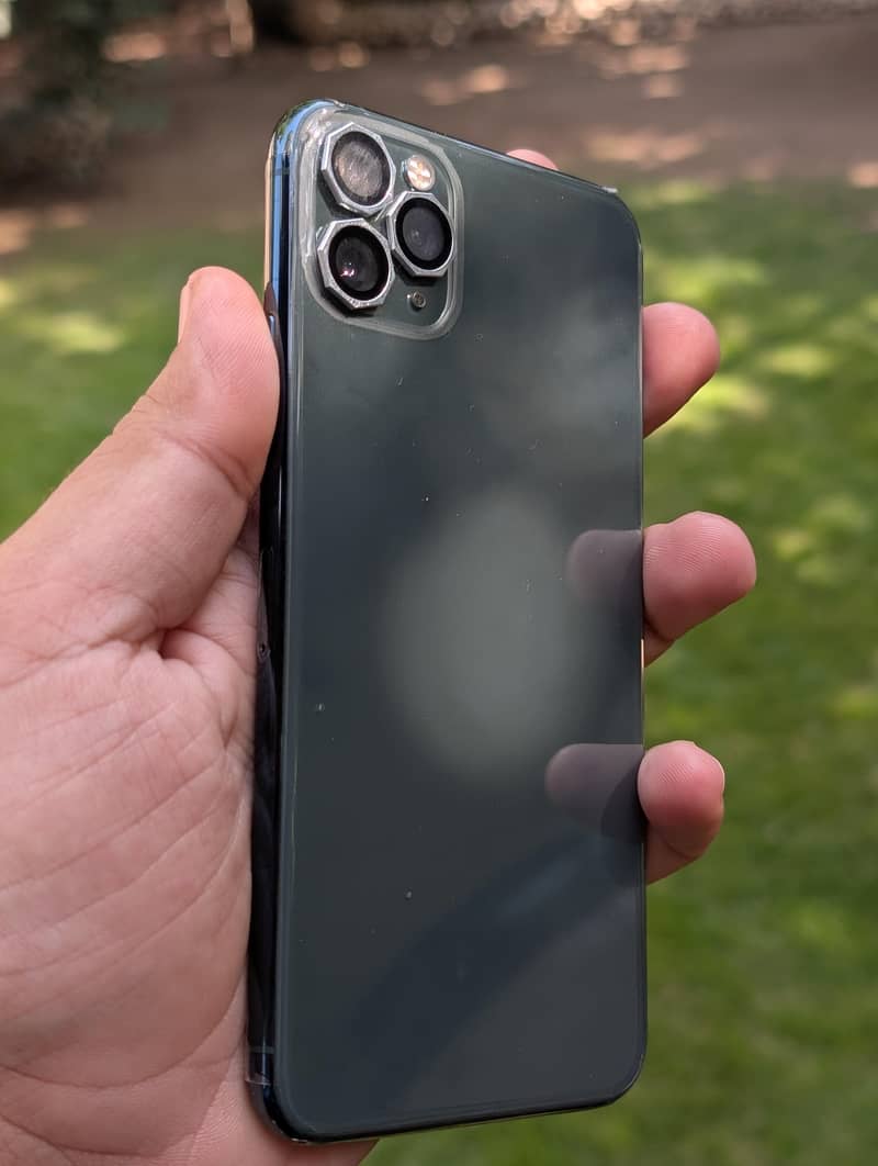 Apple iPhone 11 Pro Max 4