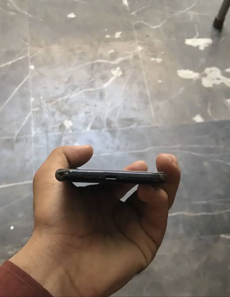 Apple iPhone 11 Pro 1