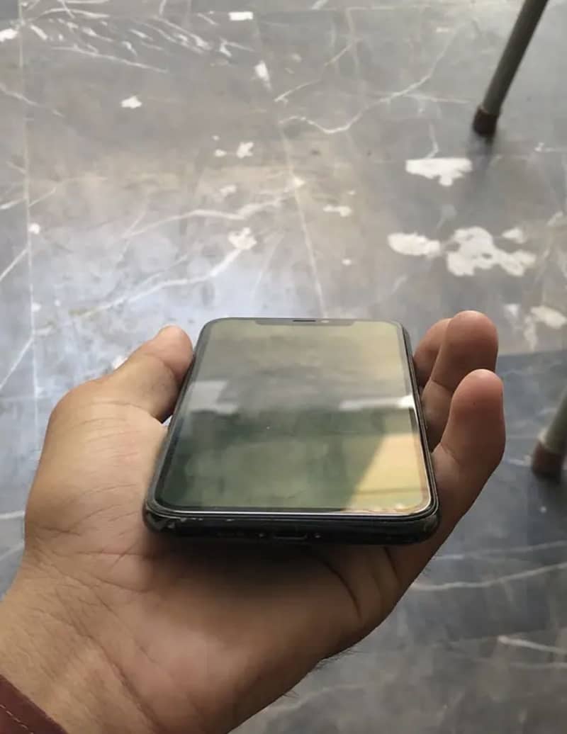 Apple iPhone 11 Pro 2