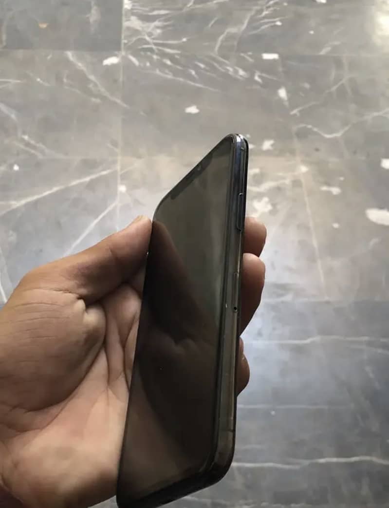 Apple iPhone 11 Pro 3