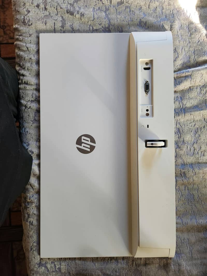 HP M24fw 4