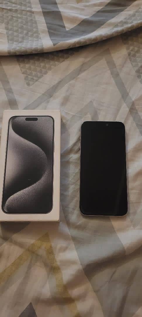 Apple iPhone 15 Pro Max 0