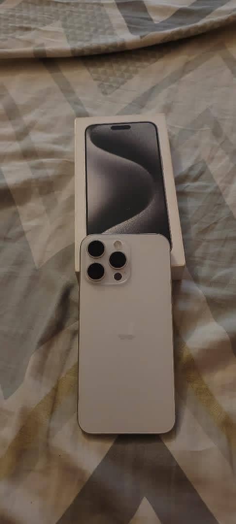 Apple iPhone 15 Pro Max 1