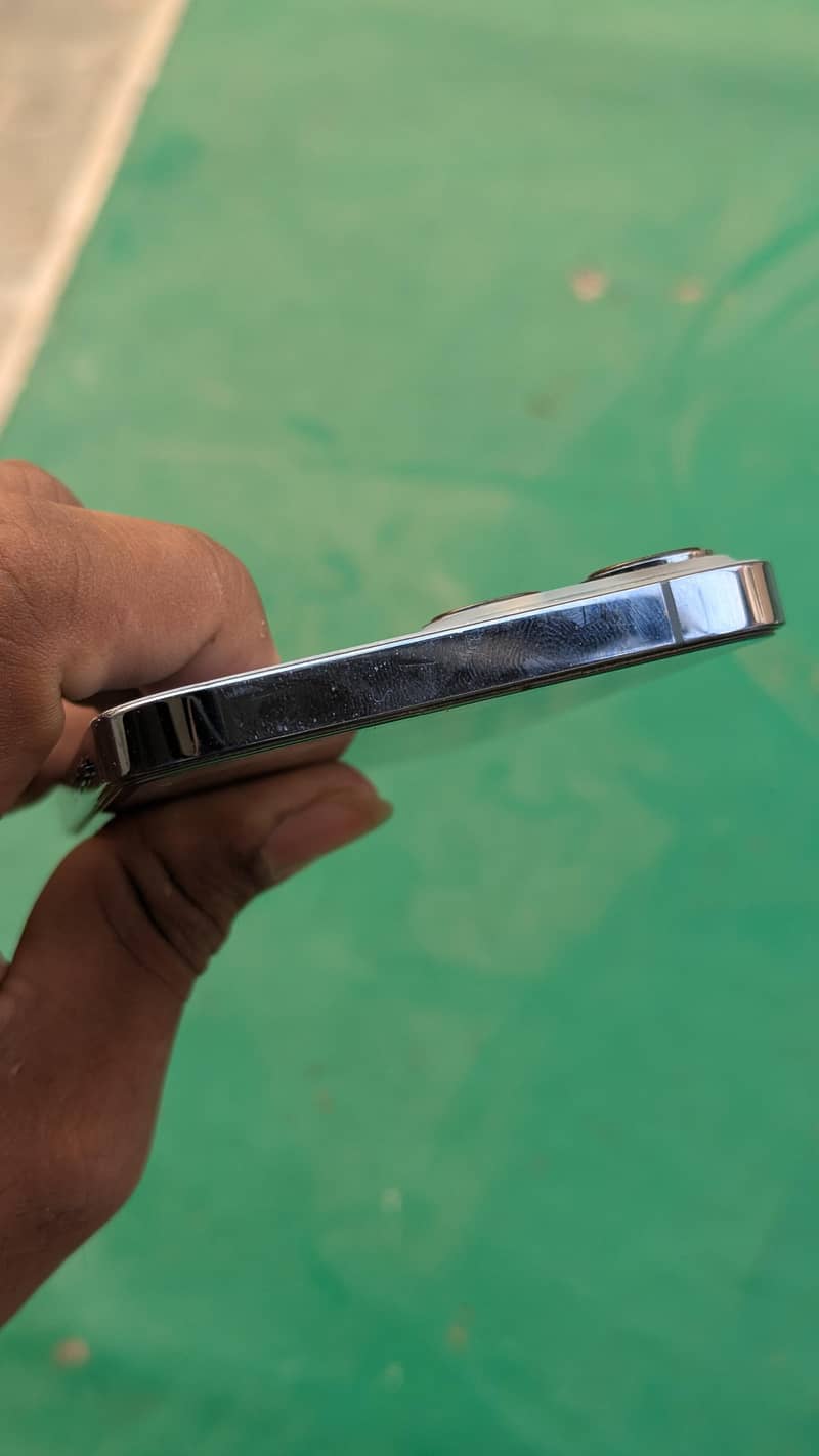 Apple iPhone 13 Pro Max 5