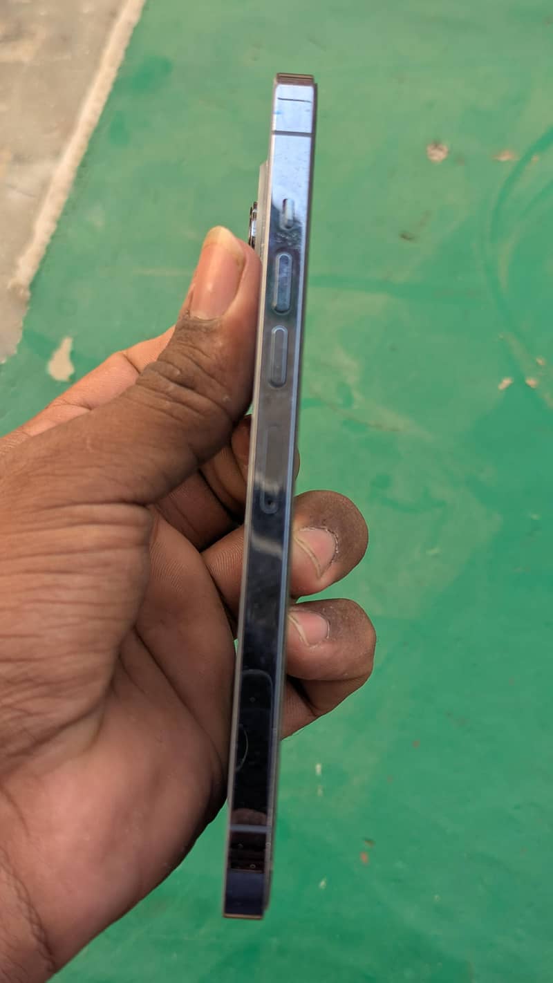 Apple iPhone 13 Pro Max 6