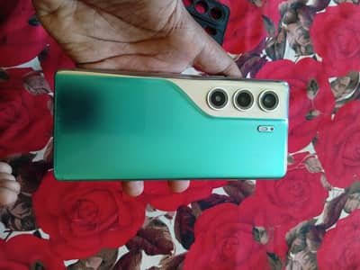 Tecno CAMON 40 Pro complete box