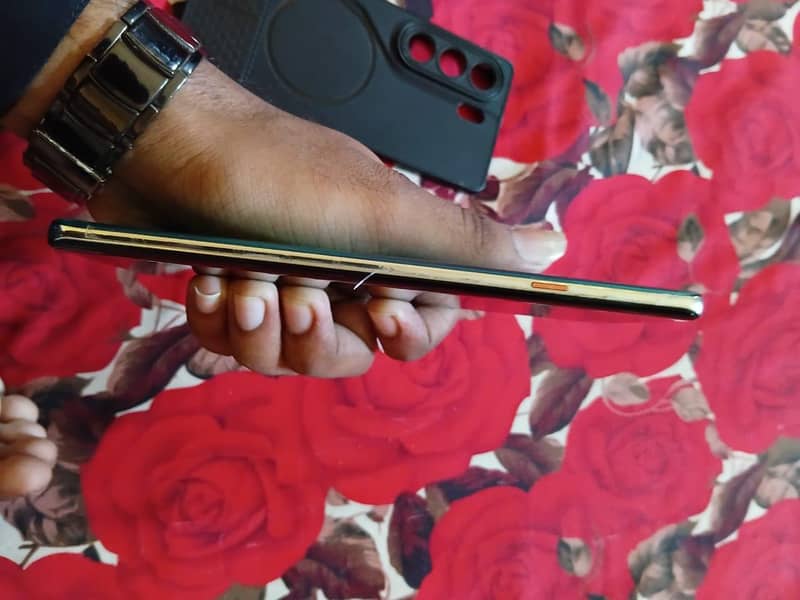 Tecno CAMON 40 Pro complete box 5