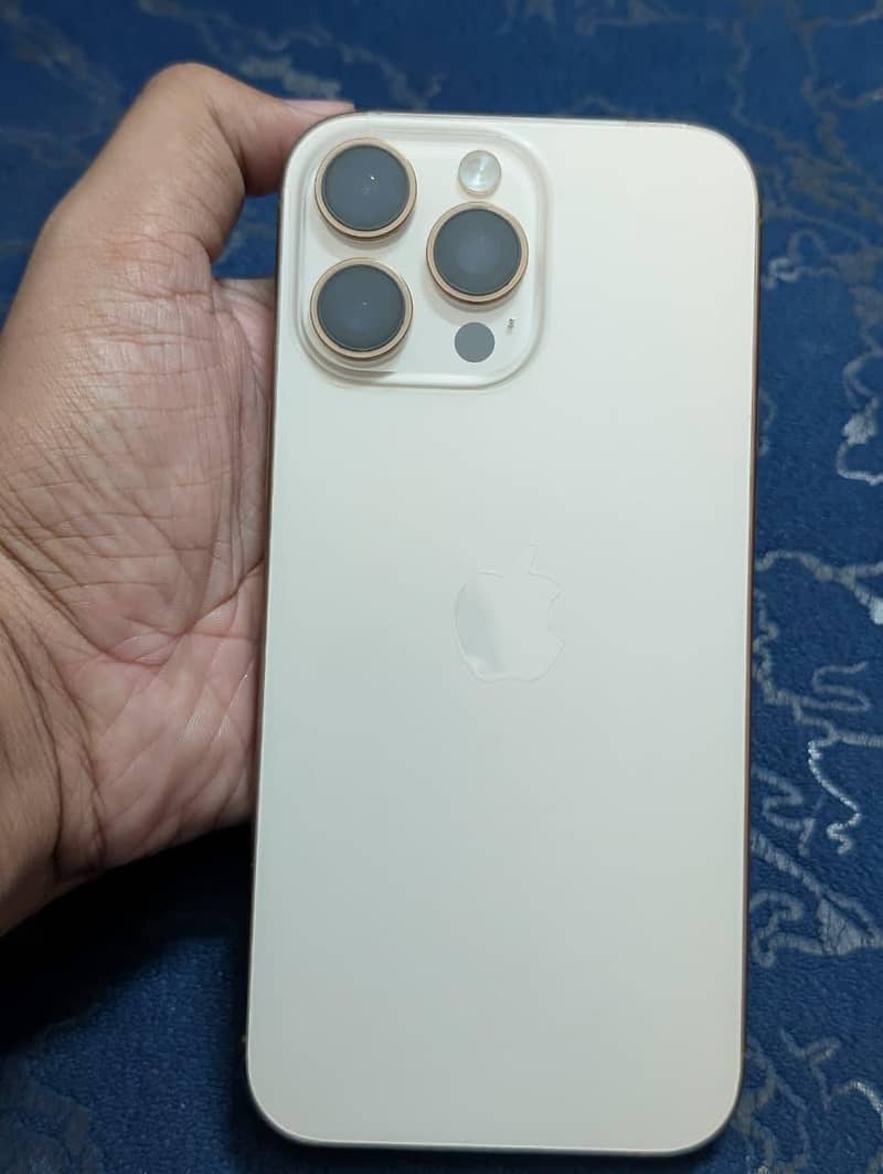Apple iPhone 16 Pro Max 7