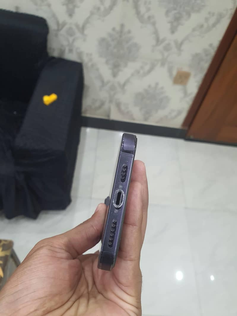 Apple iPhone 14 Pro Max 6