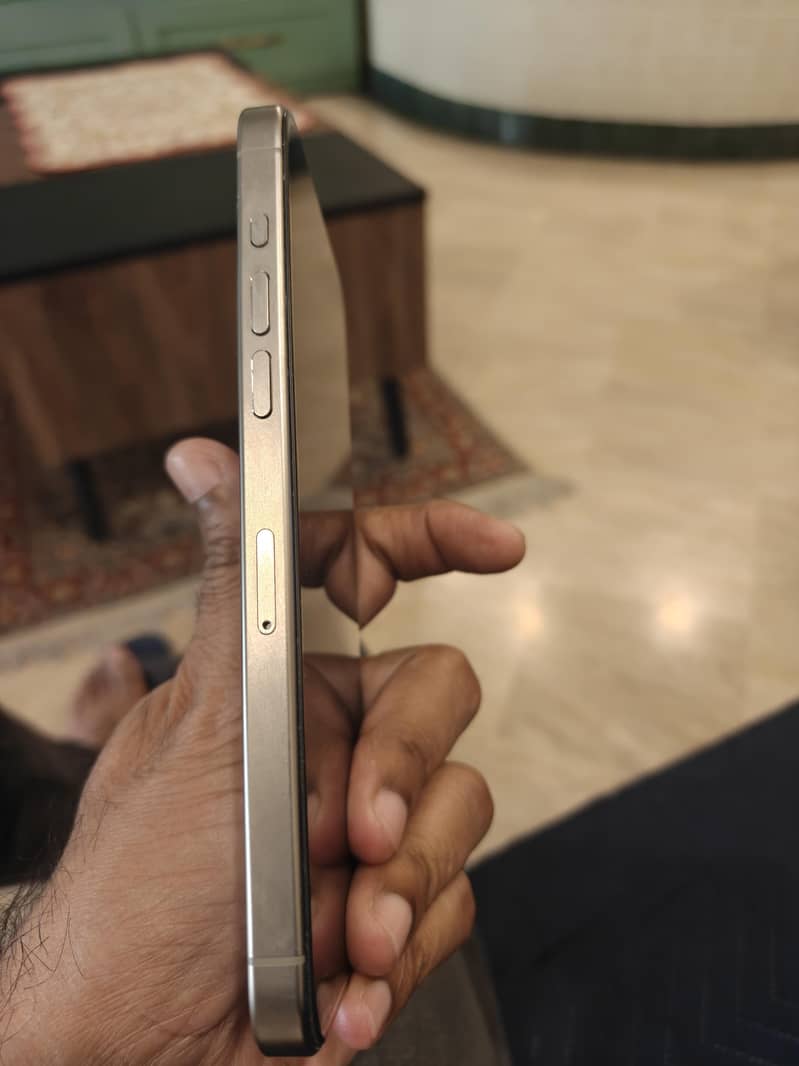 Apple iPhone 15 Pro Max 256 gb 2