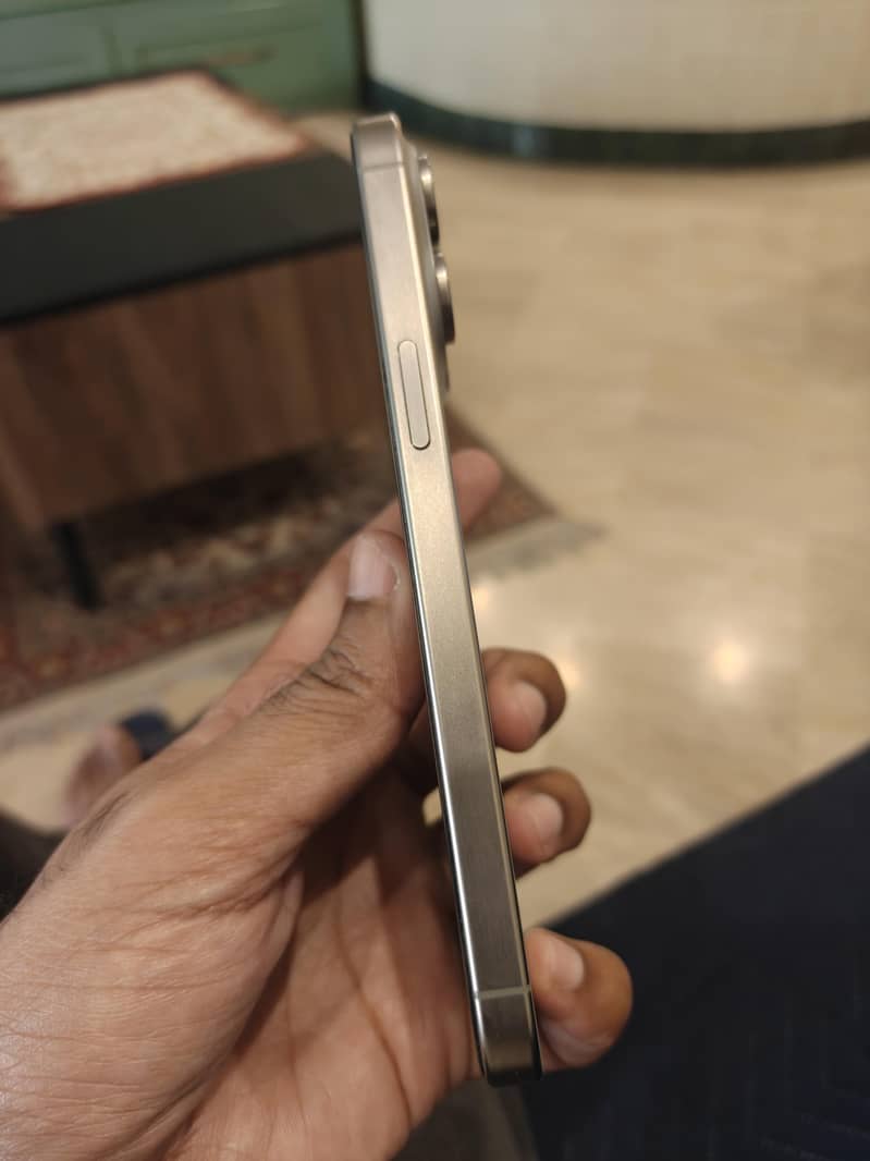 Apple iPhone 15 Pro Max 256 gb 4