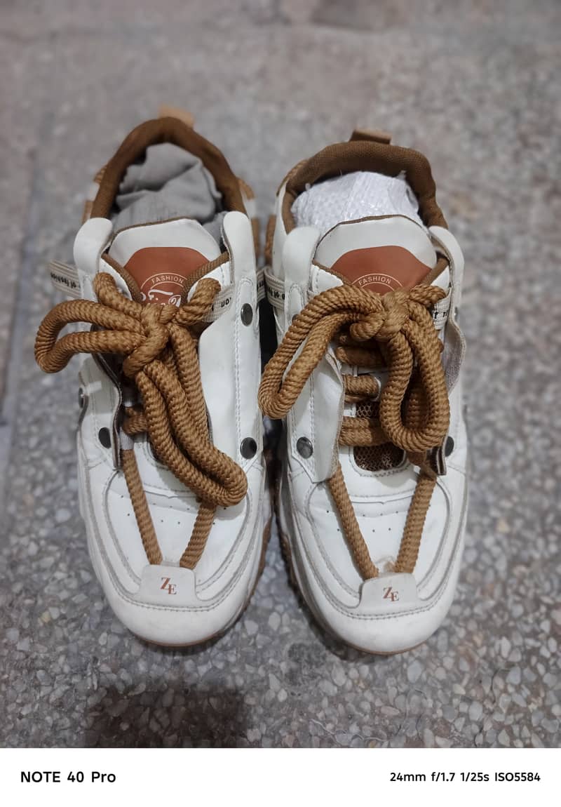 Sneakers 0