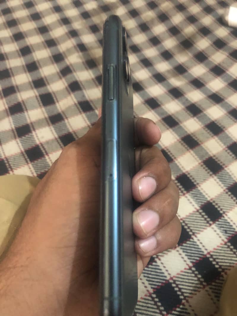 iPhone 11 Pro 4